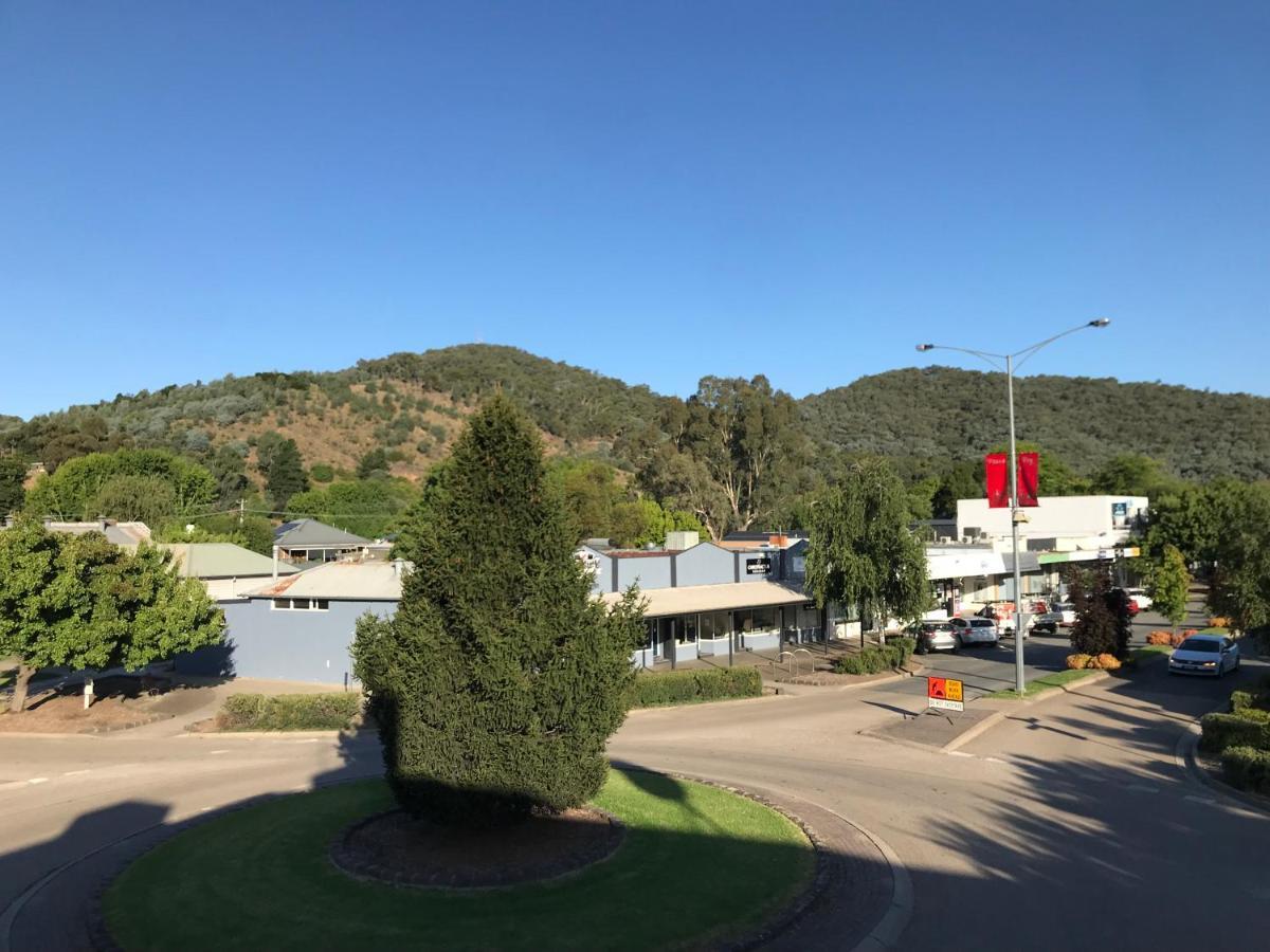 Myrtleford Hotel Extérieur photo
